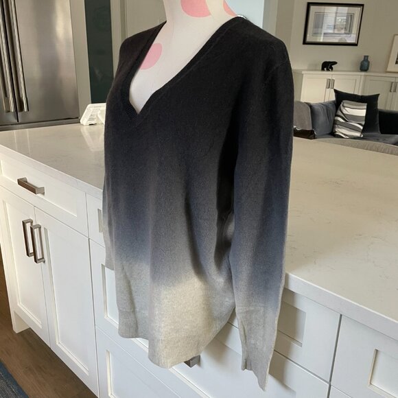 Lord & Taylor Cashmere LS V Neck Ombre 100% Cashmere Sweater Grey Cream XS NWOT - Picture 13 of 13
